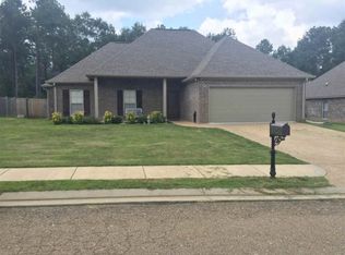 160 Notting Hill Pl, Canton, MS 39046