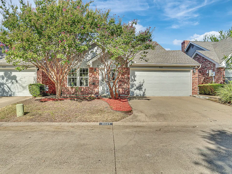 3021 Waterfront Cir