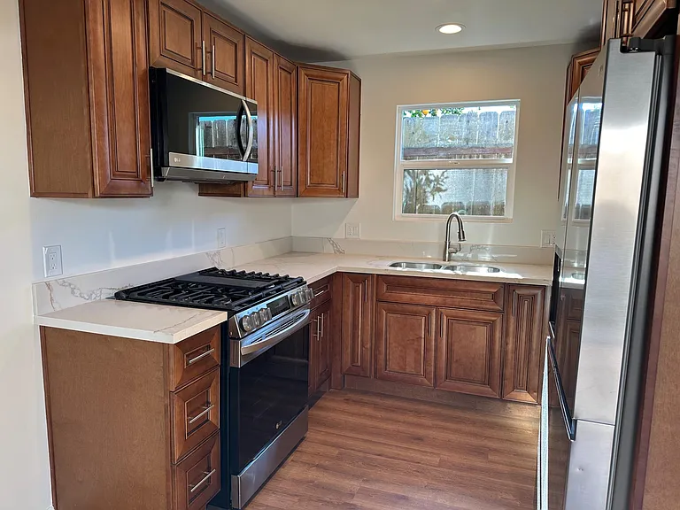 883 Arcadia Ave — Photo 7