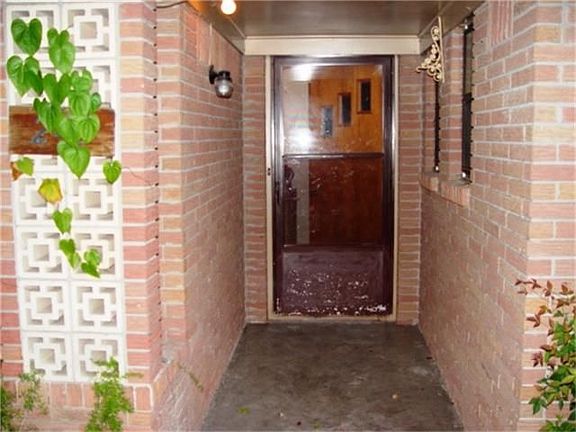 3rd image of 243 Hollyvale Dr