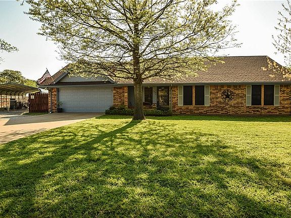 2nd image of 1009 Meadowlark Ln