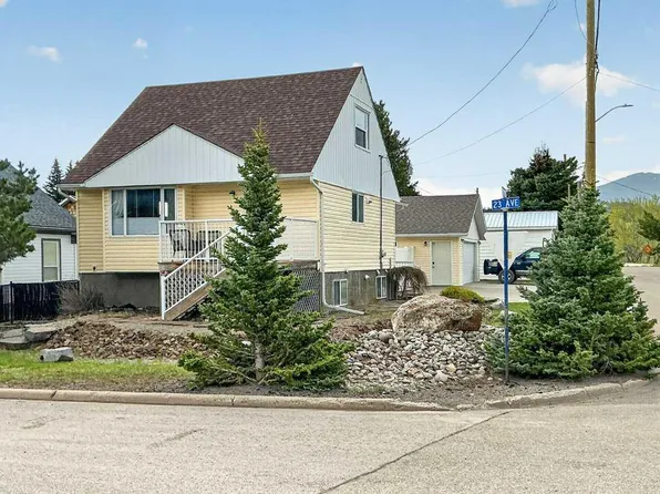 7704 N 23rd Ave, Crowsnest Pass, AB T0K 0M0
