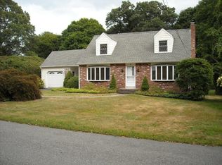 90 Cranston Cir, North Kingstown, RI 02852