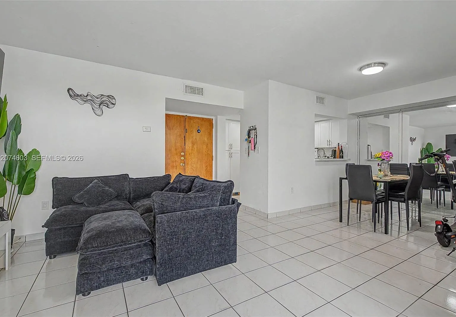 International Park Condo — Photo 1
