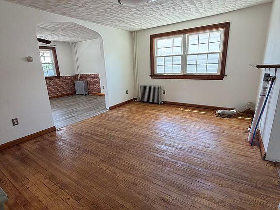 2nd image of 84 Hemlock St