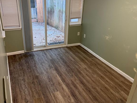 5th image of 742 Dellwood Dr