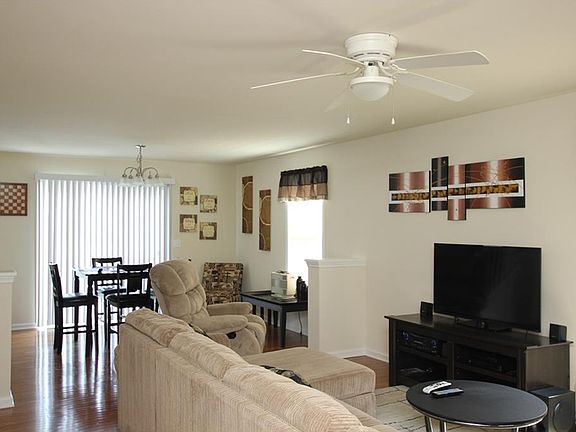 3rd image of 203 Danfield Dr