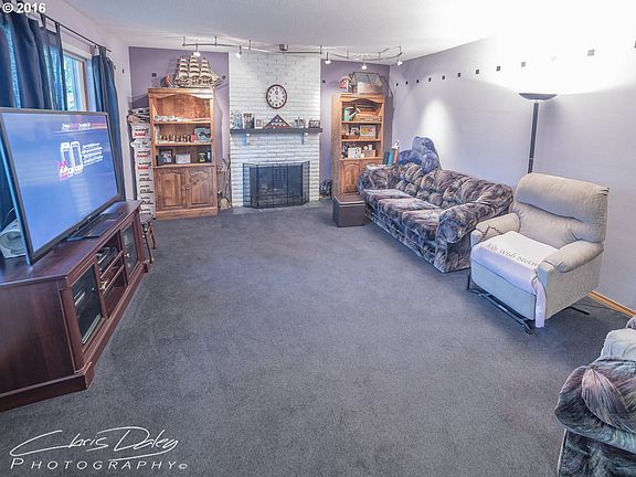 5th image of 2473 SE Thistle Ct