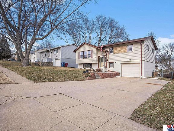 3rd image of 8762 Pine Dr