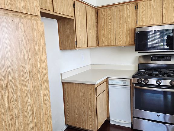 5th image of 1814 N Vineyard Ave APT E