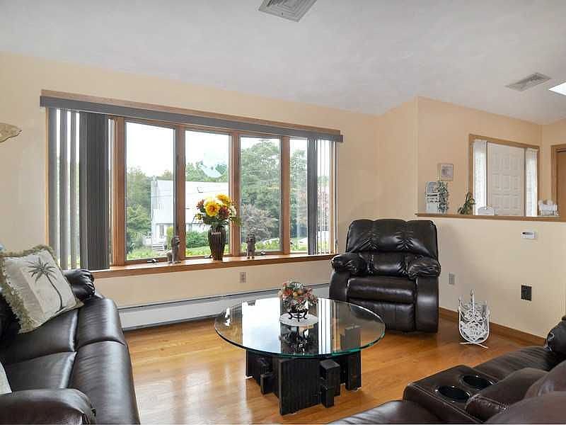 9 Riverview Dr, North Providence, RI 02904 Zillow