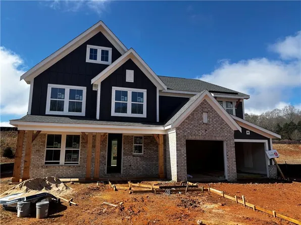 150 Hidden Fields Way, Hoschton, GA 30548