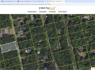 Iroquois Ave, Gouldsboro, PA 18424