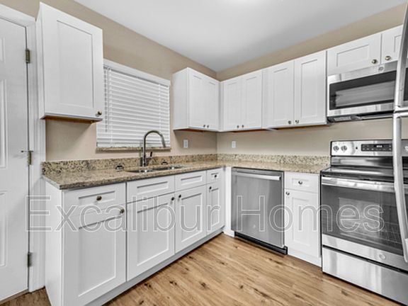4th image of 1335 Summerlin Ave