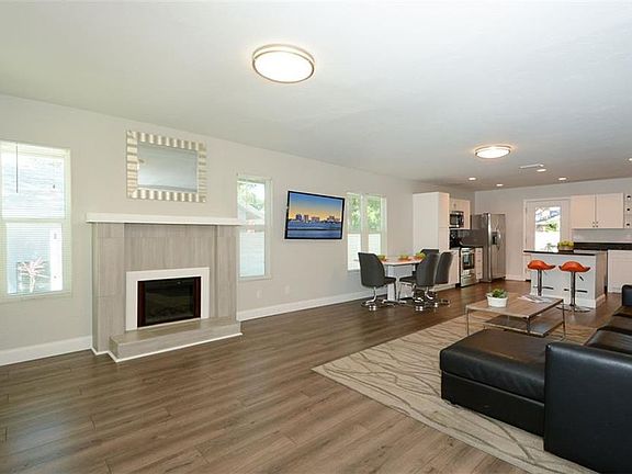 4th image of 1711 Central Ave