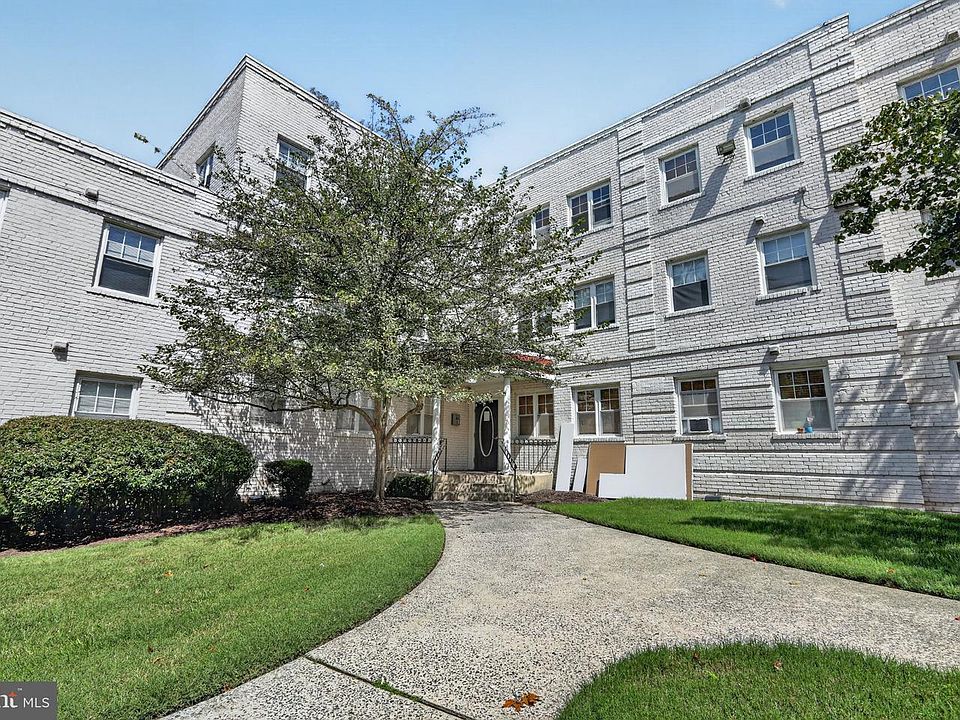 1st image of 3872 9th St SE APT 201