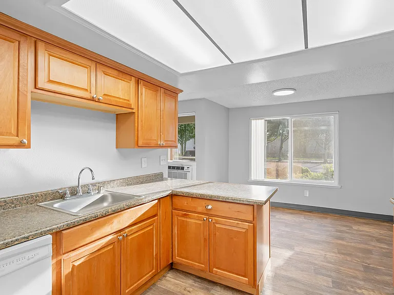 Cascade Park Apartments — Photo 17
