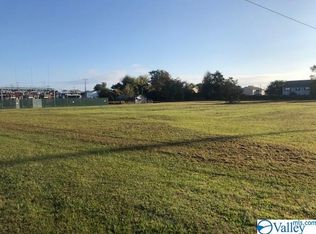 1822 Milligan St, Decatur, AL 35603