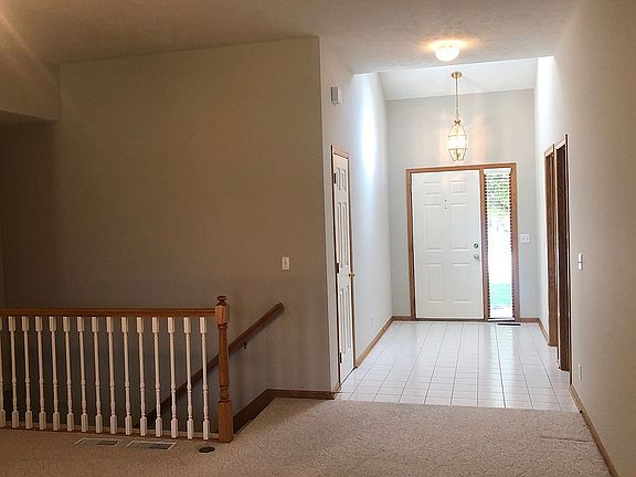 5th image of 7006 S 156th Avenue Cir