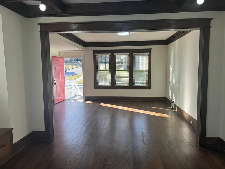 521 S 35th St — Photo 3
