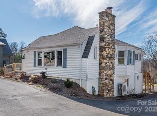 218 N Main St, Weaverville, NC 28787