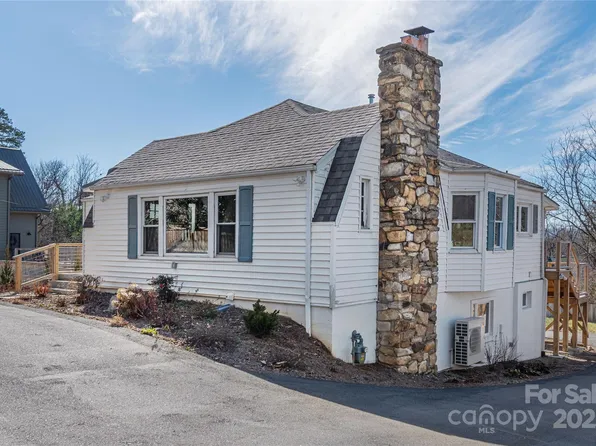 218 N Main St, Weaverville, NC 28787