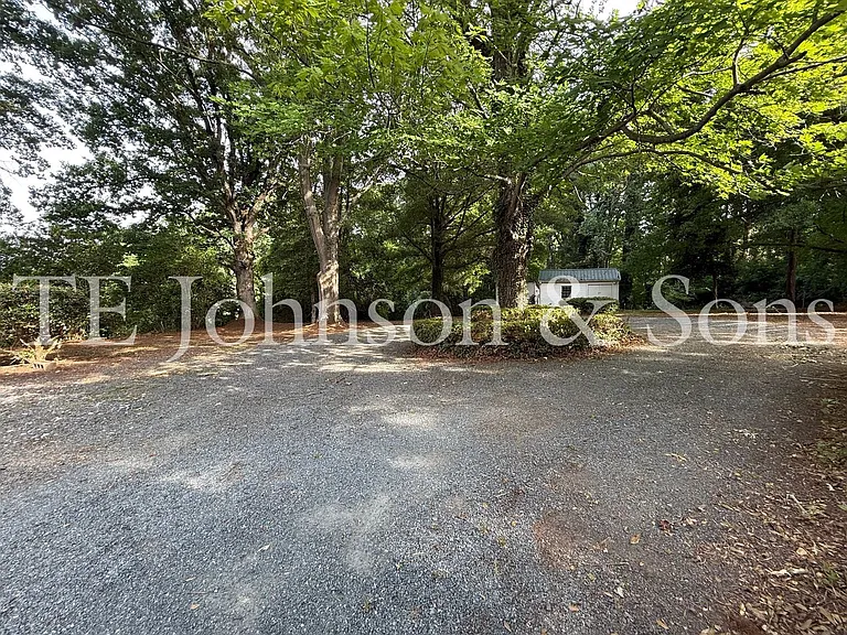 5535 Robinhood Rd — Photo 44