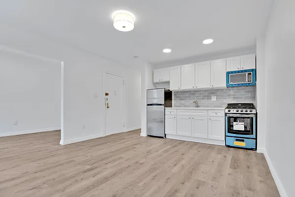 Rented by R New York | media 4