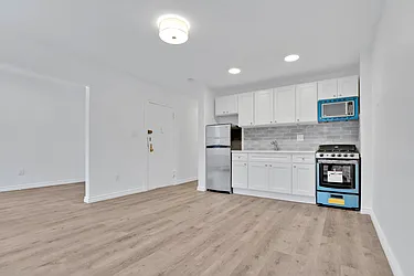 Rented by R New York
