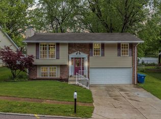557 Running Creek Dr, Ballwin, MO