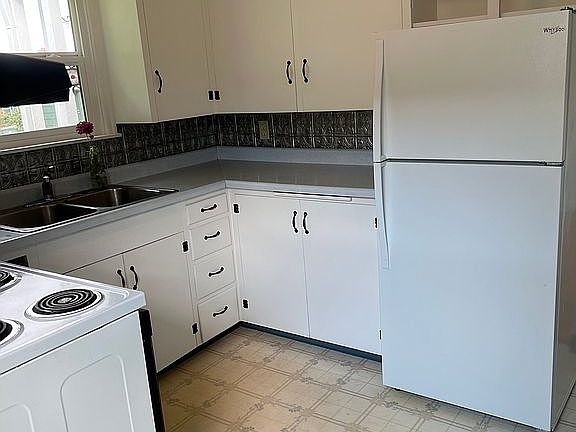 3rd image of 1604 E 13th St