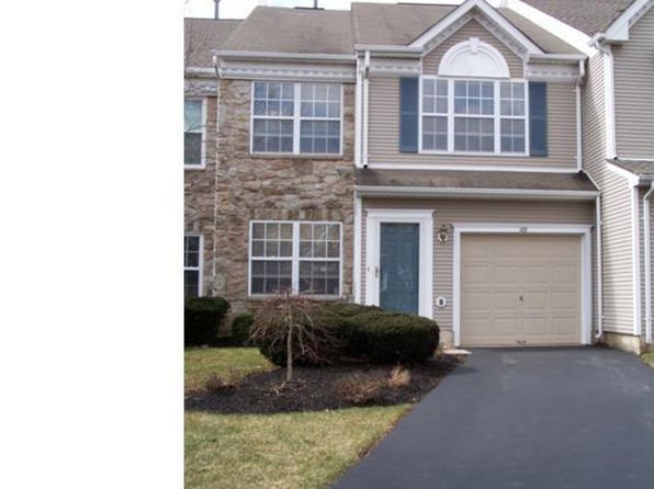 105 Broadleaf Pl