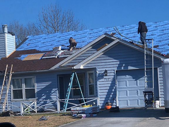 3rd image of 702 Windy Trl