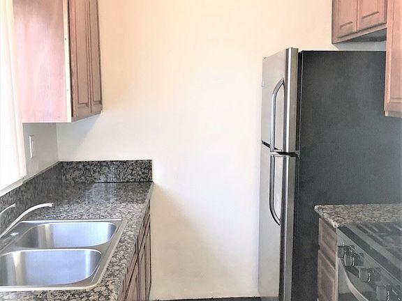 2nd image of 936 Olive Ave APT 02