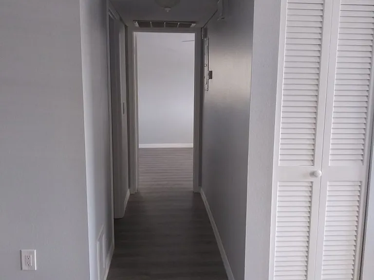 Citadel Apartments of Sarasota — Photo 4