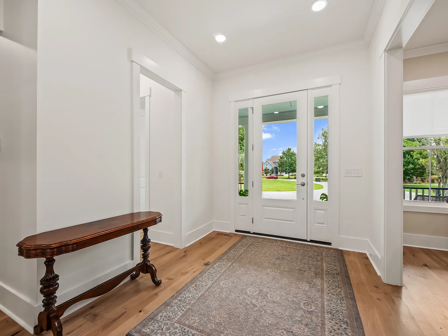 6 bed, 3914 sqft, $8,995 — Photo 2