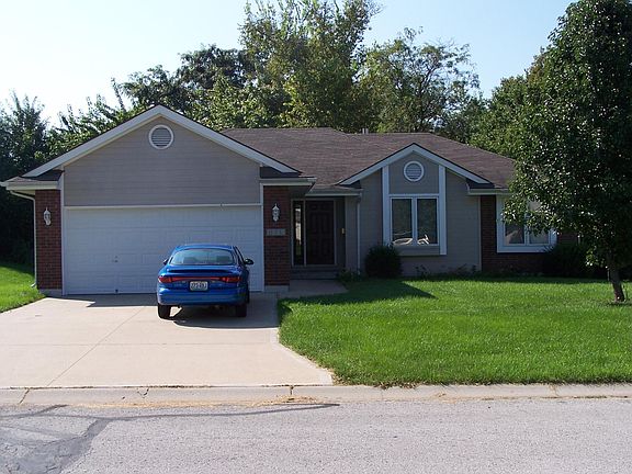 2nd image of 1002 SW Southcrest Dr