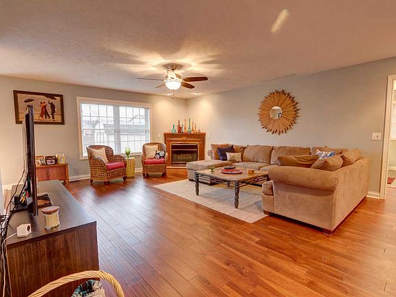4th image of 3800 Hartford Pl