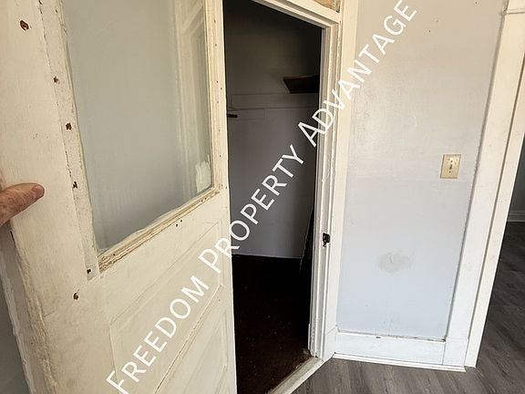 5th image of 224 N Main St #2