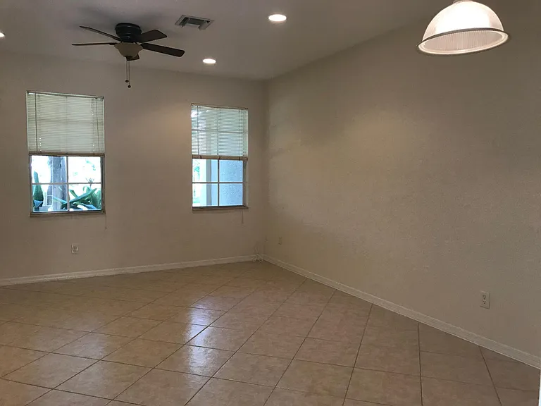 141 E Thatch Palm Cir — Photo 7