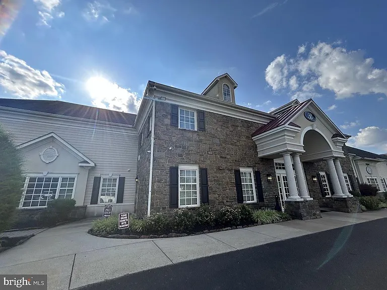 2623 Virginia Ln — Photo 29
