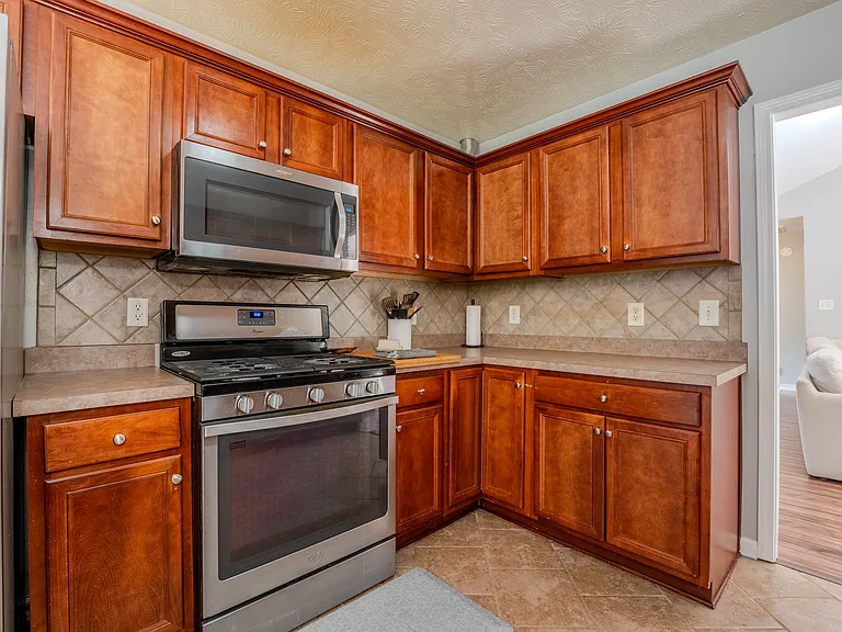220 Dolphin Dr — Photo 13