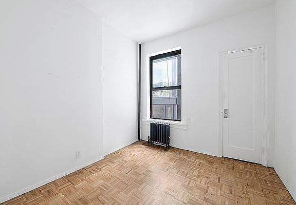 3rd image of 340 E 5th St APT A1