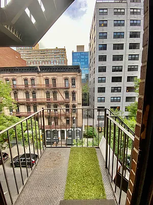 Rented by Avenues Real Estate | media 17