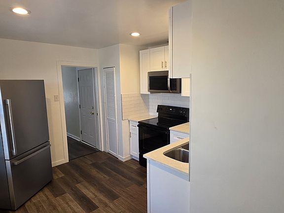 4th image of 115 E Carolina St #3