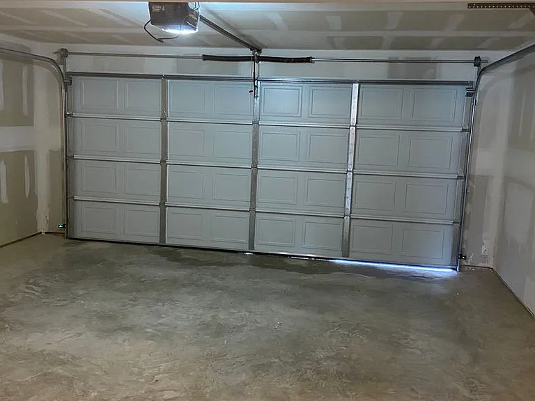 2616 Grant Ln — Photo 18