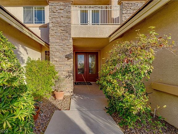 3rd image of 692 Lava Falls Dr