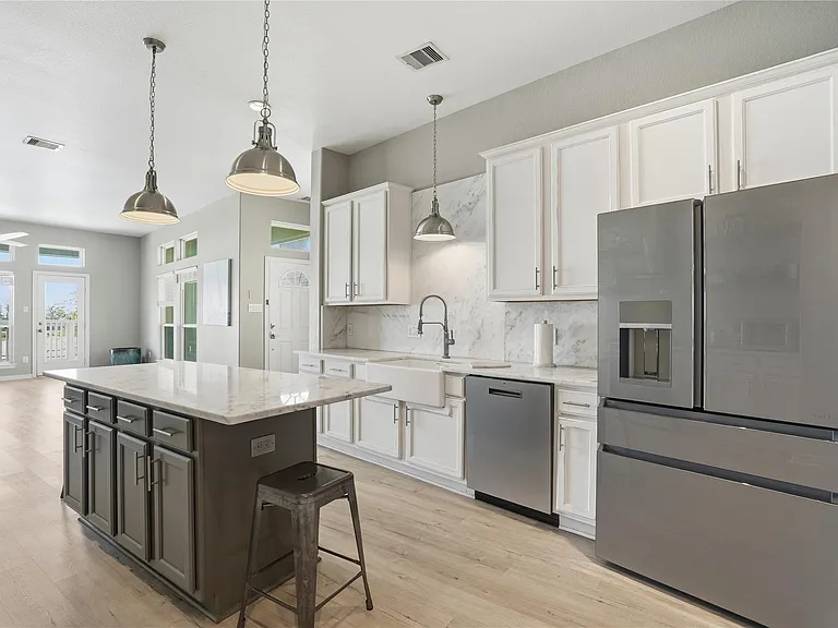 709 N Bayshore Dr — Photo 12