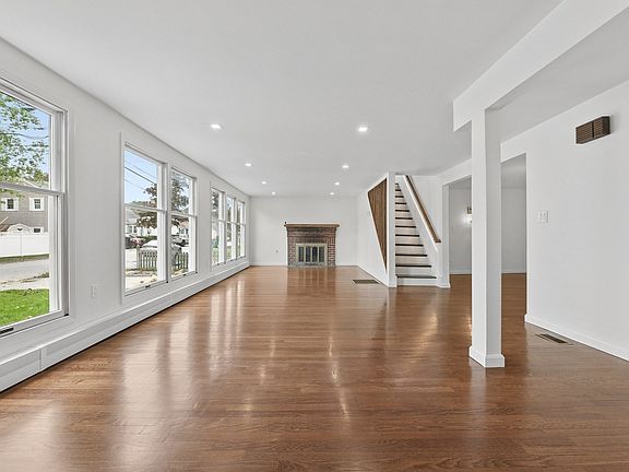 4th image of 1 Frances Rd