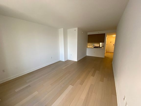 5th image of 1-50 50th Ave #2807
